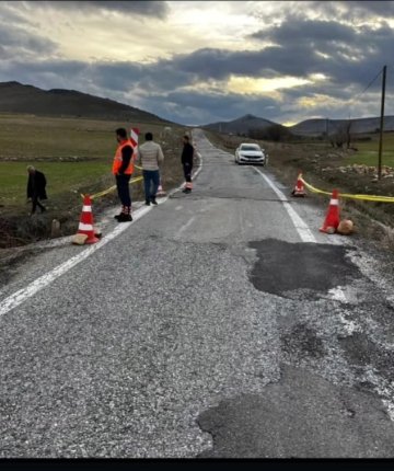 Konya’da yol çöktü! Köprü trafiğe kapatıldı
