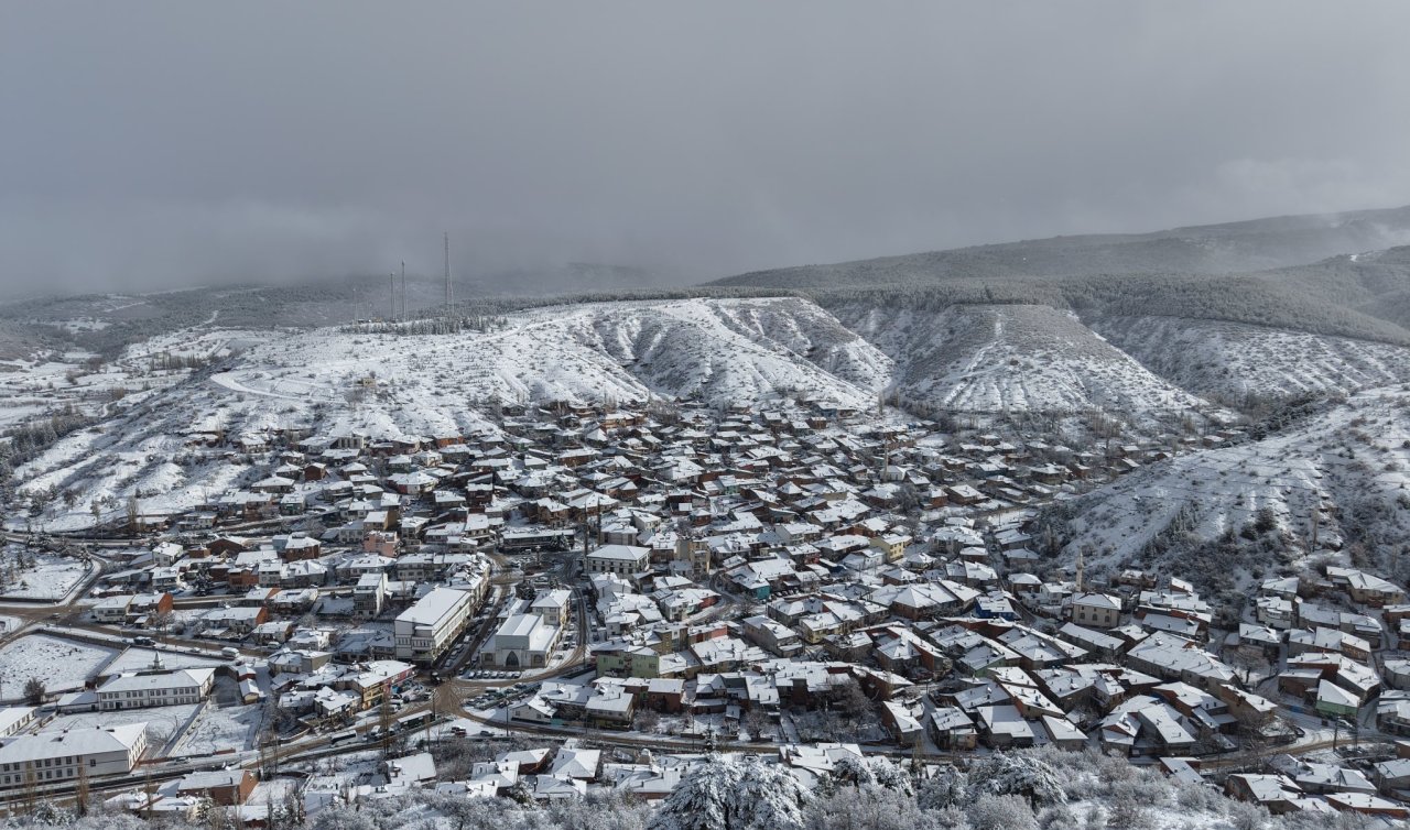 Konya’da gece yağan kar ilçeyi beyaz örtüyle kapladı