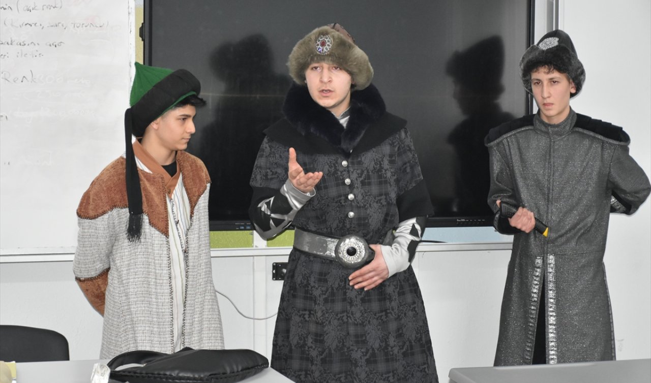 Konya’da geleceğin esnafı tiyatro oyunuyla Ahiliği anlatıyor