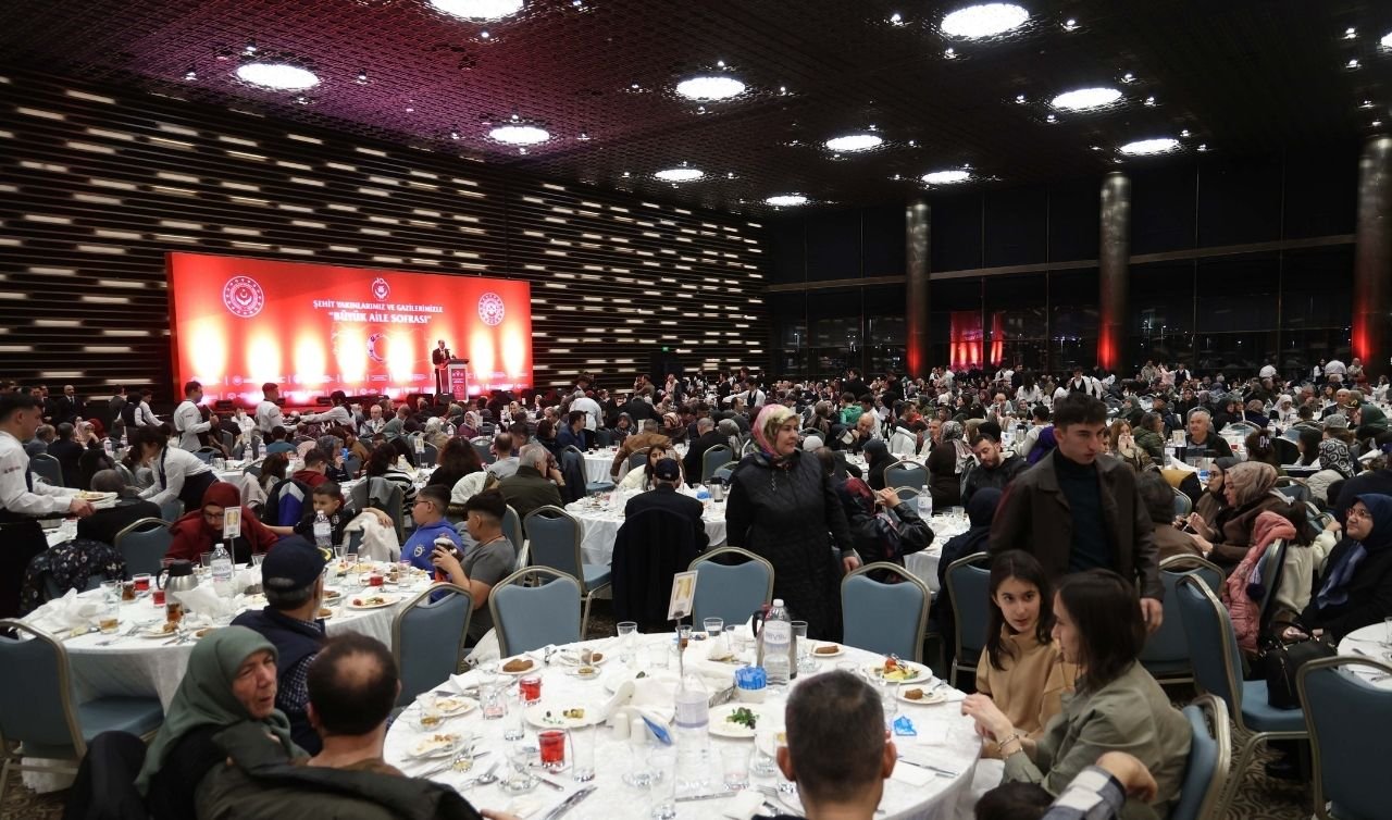 Konya’daki Şehit Aileleri, Gaziler ve Gazi Yakınları “Büyük Aile Sofrası“nda Buluştu