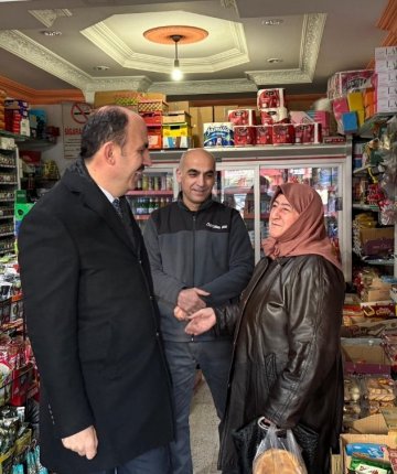 Başkan Altay Şehir merkezinde iftar öncesi esnafı ziyaret etti