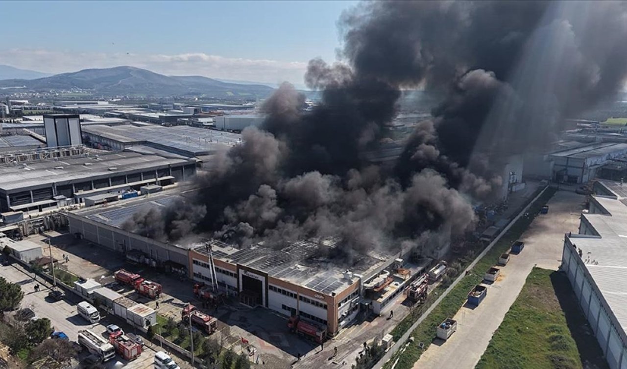 Manisa’da şekerleme fabrikasında yangın çıktı