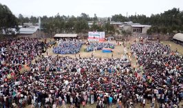 Afrika’da tarihi icazet: Binlerce kişi hafızların sevincine ortak oldu