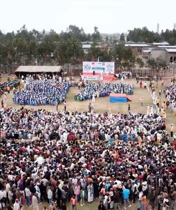 Afrika’da tarihi icazet: Binlerce kişi hafızların sevincine ortak oldu