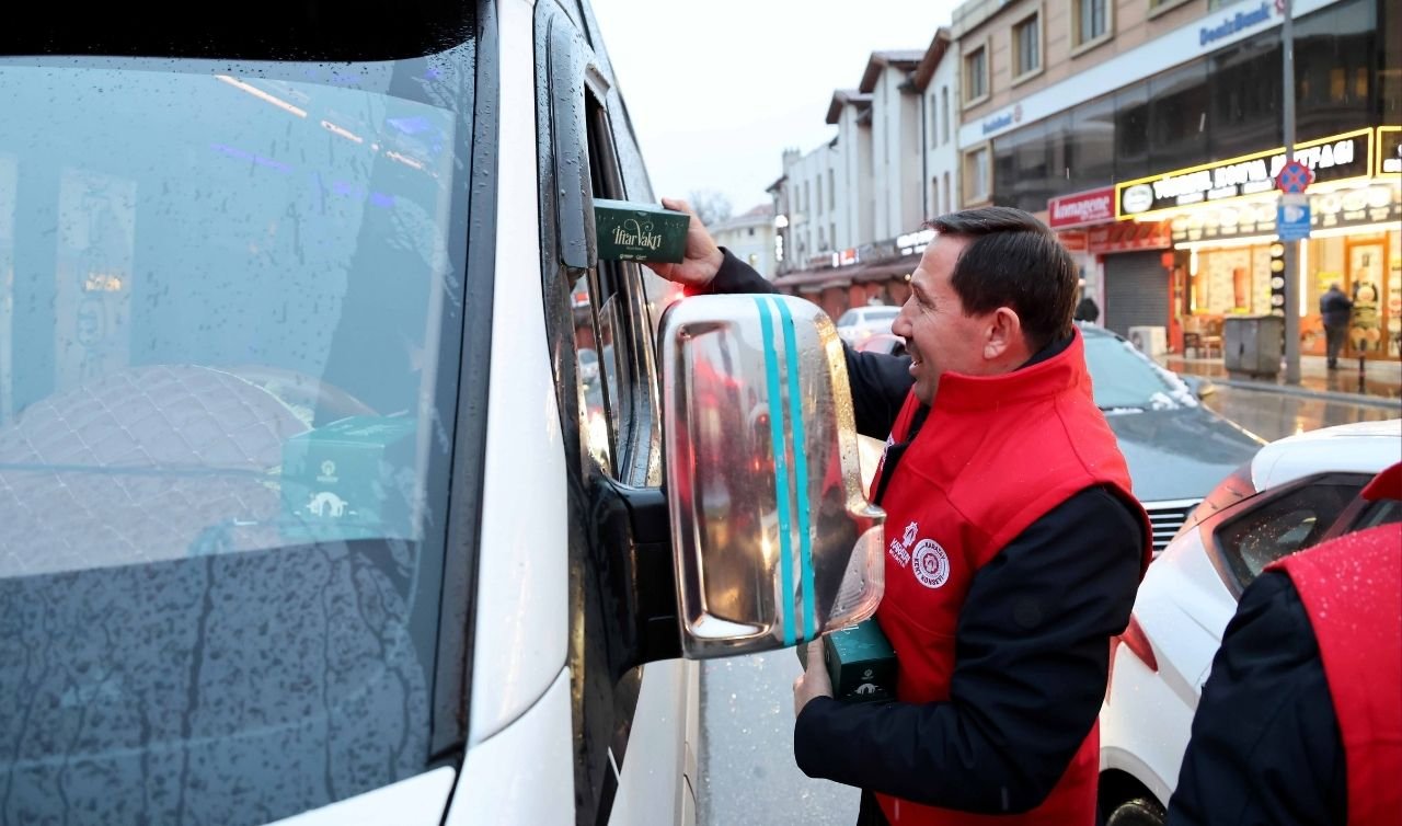 Karatay’da Ramazan seferberliği: “İftara 5 Kala” ile gönüller ısınıyor