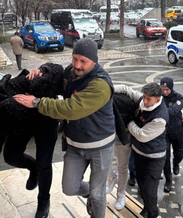 Konya’da sahte altın satmaya çalışan 3 şüpheli tutuklandı