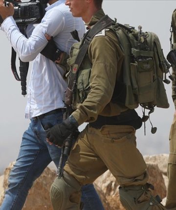 Türk gazeteciler İsrail’de gözaltına alındı!