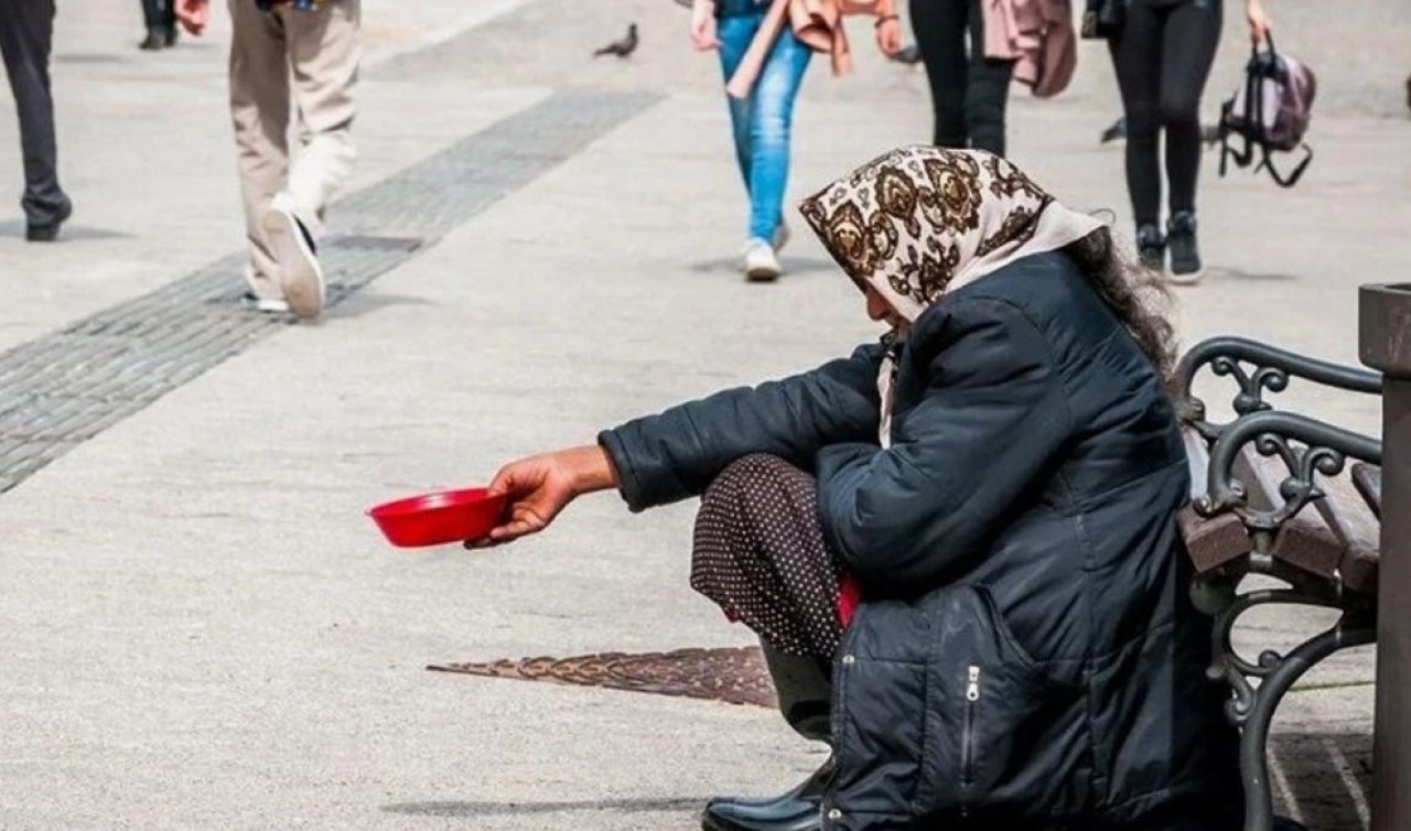 Konya’da aile boyu dilencilik! Üzerlerinden yüklü miktarda para çıktı