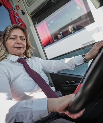 Konya’dan Türkiye yollarına: Şenay Kaptan 6 yıldır yolcu taşıyor