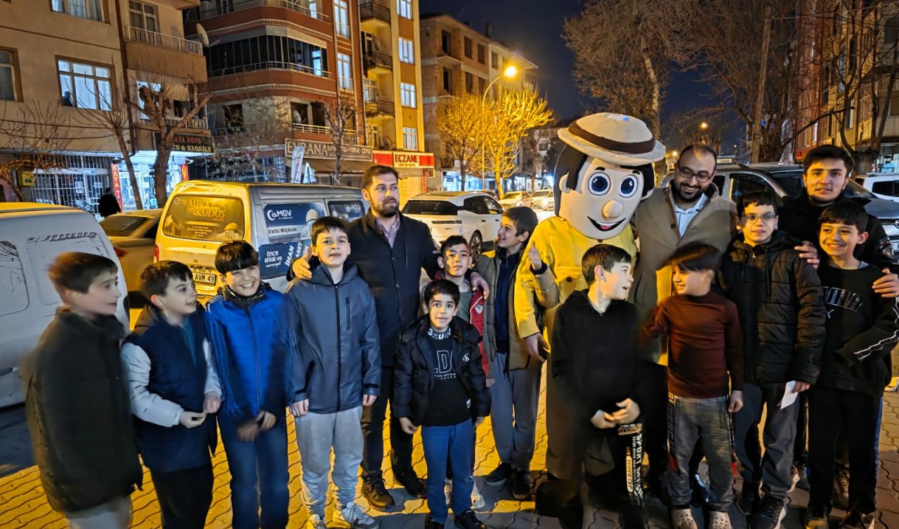 Anadolu Gençlik Derneği’nden çocuklara Ramazan sürprizi