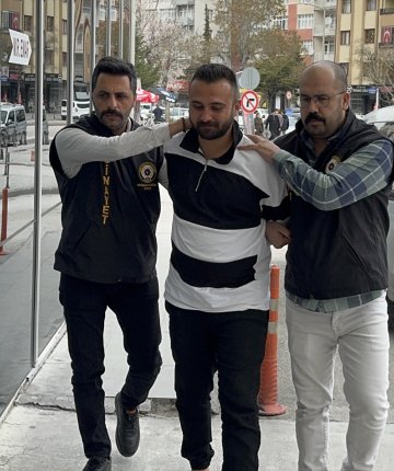Konya’da babasını öldüren zanlı 1 gün boyunca cesediyle yaşadı!