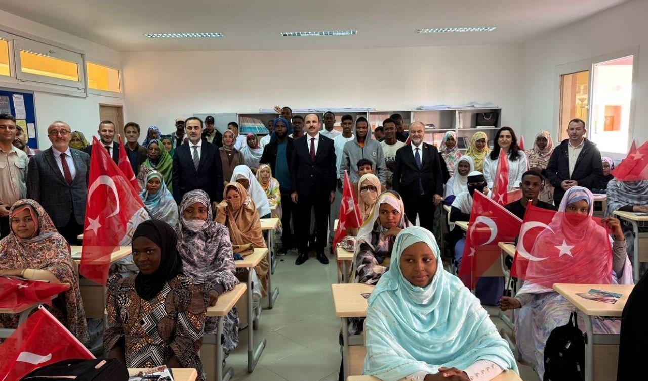 Başkan Uğur İbrahim Altay gözlerine inanamadı! Nuakşot’ta sürprizi