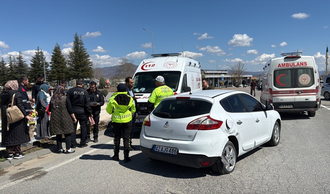 Konya’da  iki otomobilin çarpıştı! 4 kişi yaralandı