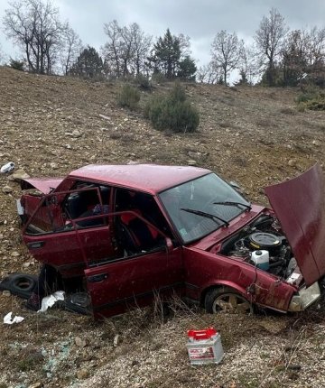 Konya’da otomobil devrildi: 2’si çocuk 5 kişi yaralandı