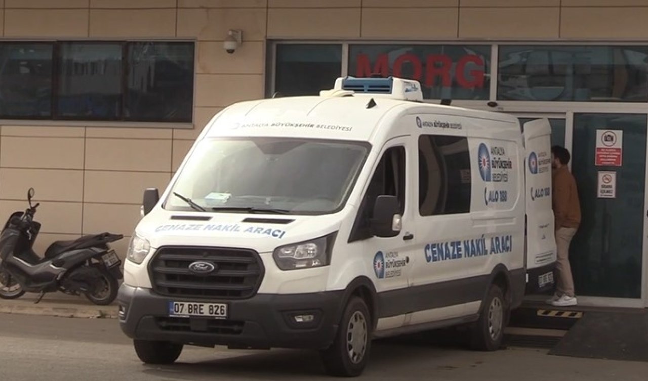 Konya-Antalya kara yolunda tır ile otomobil çarpıştı! 1 kişi öldü, 3 kişi yaralandı