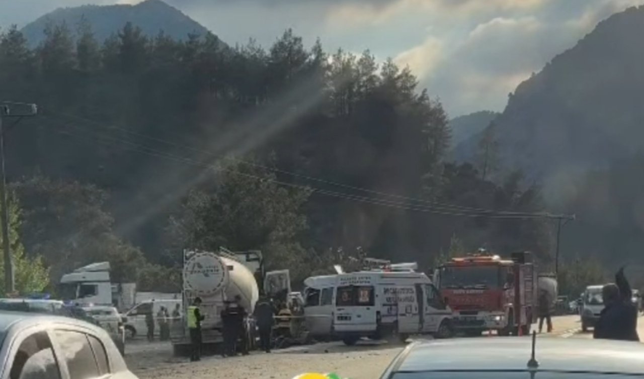 Antalya-Isparta yolunda can pazarı: İlk belirlemelere göre 7 kişi hayatını kaybetti