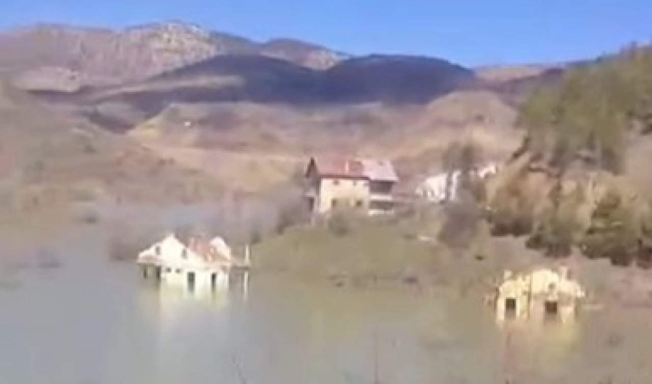 Konya’nın bu mahallesinde baraj taştı! Evler sulara gömüldü! 