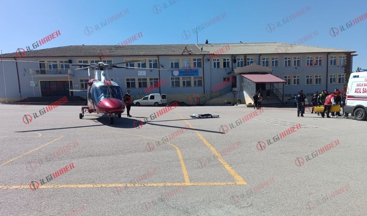 Akkise’de kaza sonrası yaralı için helikopter havalandı 