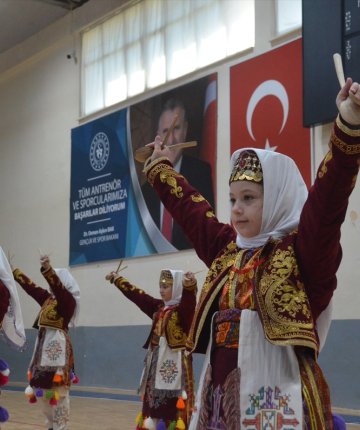 Konya ve çevre illerde 23 Nisan Ulusal Egemenlik ve Çocuk Bayramı kutlandı