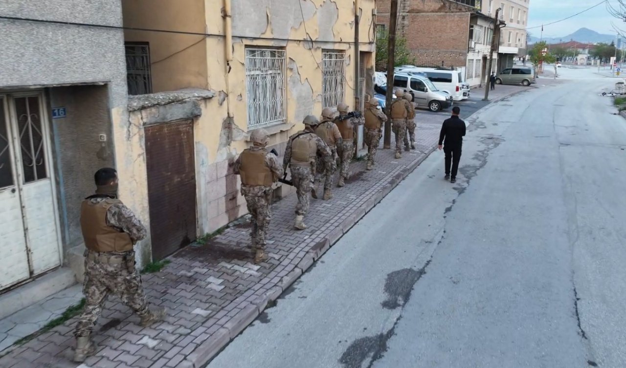 Konya’da tefecilere şafak operasyonu: Ev ve iş yerlerinden servet çıktı 