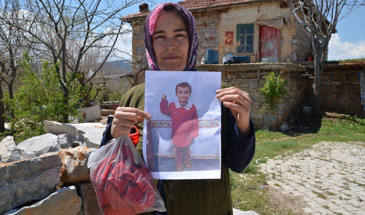 Konya’da 10 yıllık acı: Anne oğlunun kıyafetini koklayarak avunuyor