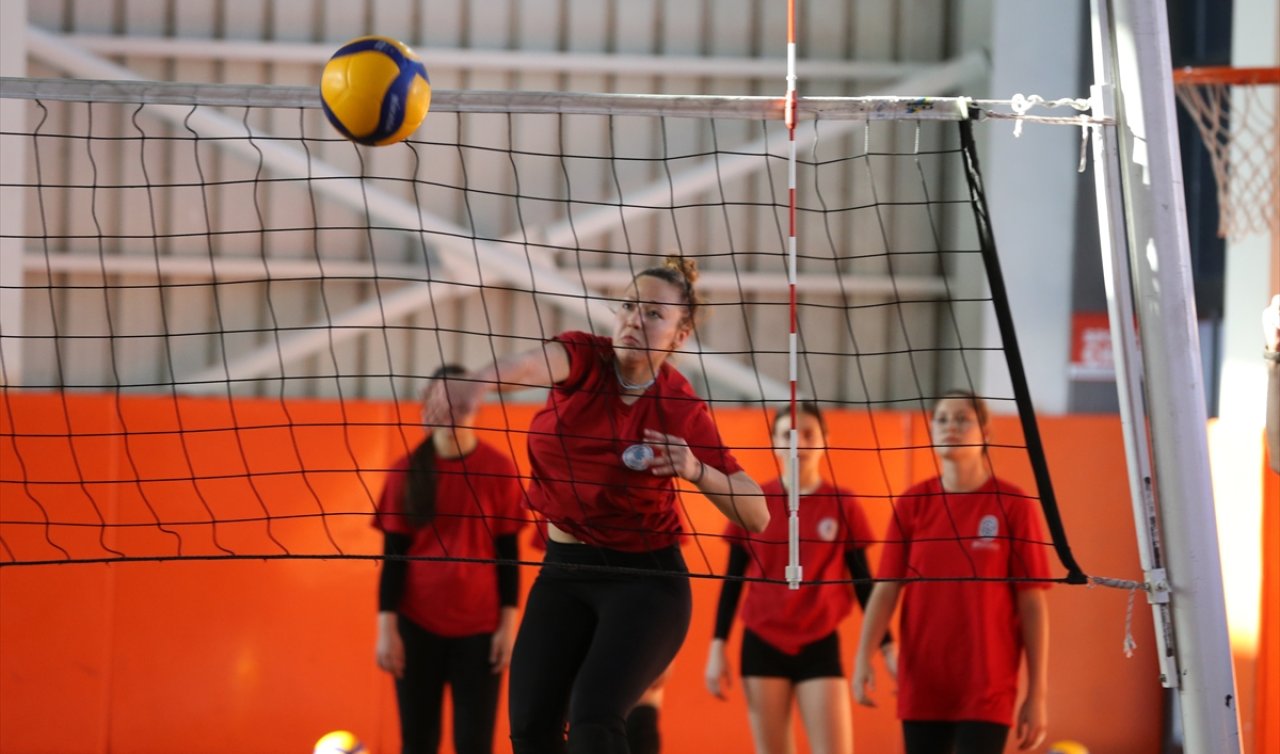 Selçuklu Belediyespor’un yıldız voleybolcuları Türkiye şampiyonasında sahne alacak