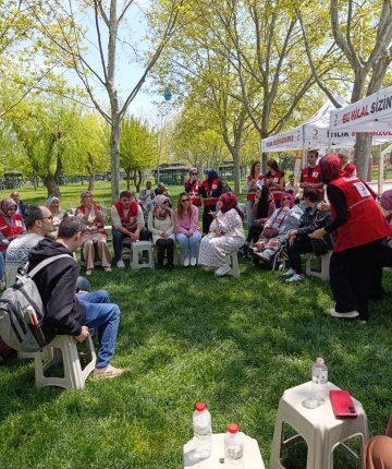 Konya’da engeller değil, sevgi kazandı: Adalet Parkı’nda anlamlı buluşma 