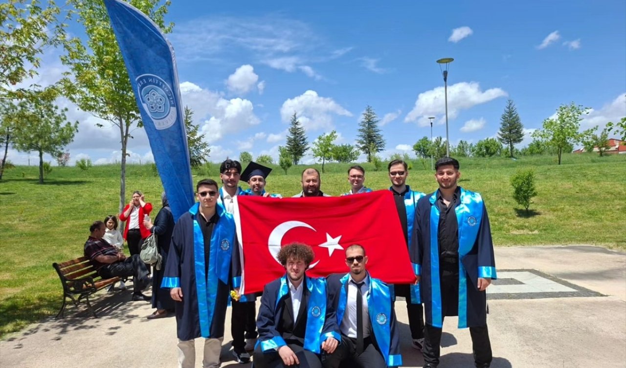 Seydişehir’de üniversite öğrencileri mezuniyet heyecanı yaşadı