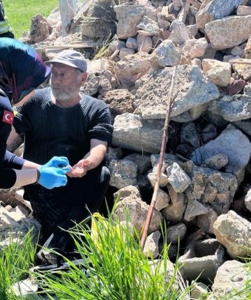 Konya’da şarampolden düşen çoban yaralandı