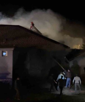 Konya’nın bu ilçesinde samanlıkta yangın çıktı!