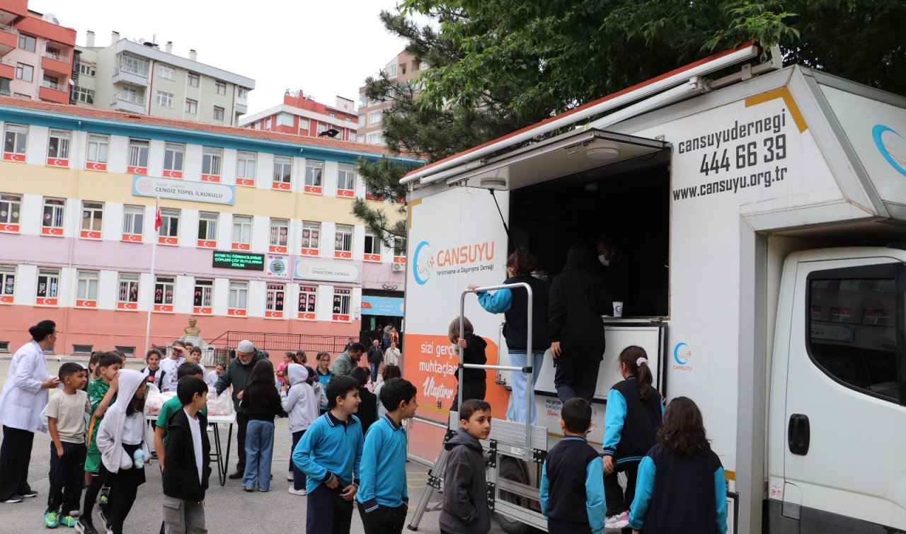 CANSUYU Derneği Konya’da Yaklaşık 40 bin öğrenciye çorba ikramında bulundu.
