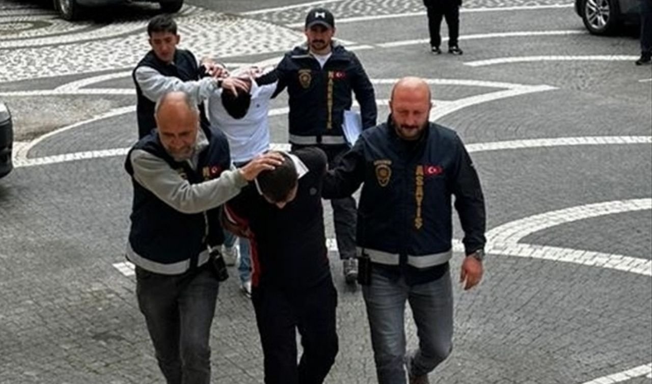 Konya’da araçlarında uyuşturucu ele geçirilen 2 şüpheli tutuklandı
