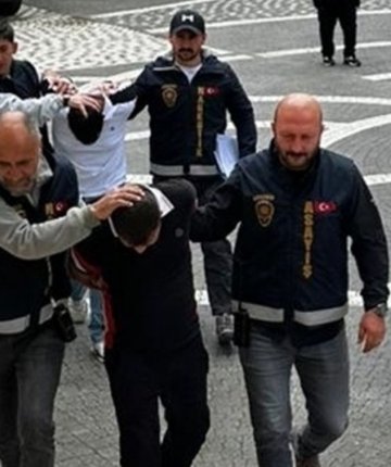 Konya’da araçlarında uyuşturucu ele geçirilen 2 şüpheli tutuklandı