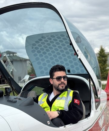 Konya’da coğrafya öğretmeninden dikkat çeken ders: Kızören Obruğu’nu uçaktan anlattı