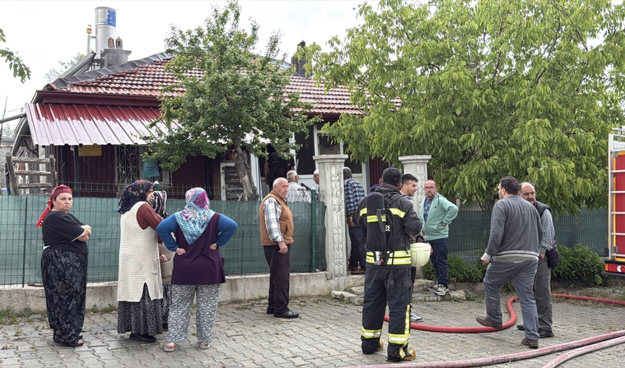 Konya’da yangın çıkan ev kullanılamaz hale geldi