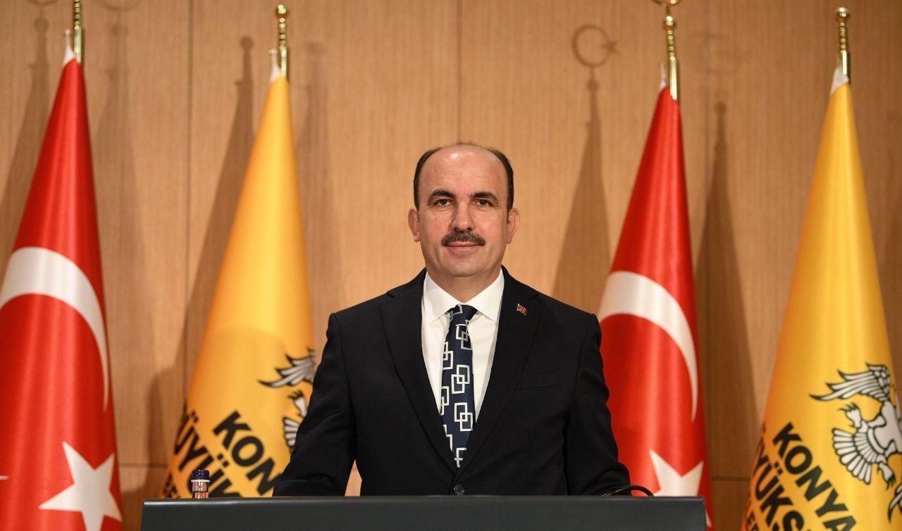 Başkan Altay duyurdu: 100 öğrenci ailesiyle umreye gidiyor