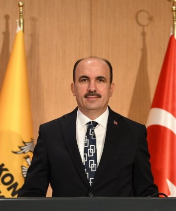 Başkan Altay duyurdu: 100 öğrenci ailesiyle umreye gidiyor