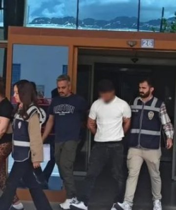 Konya’da sahte altın operasyonunda yakalanan 5 şüpheli adliyede