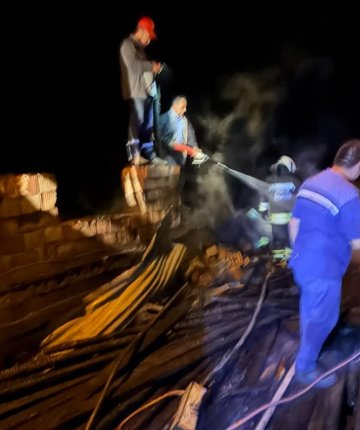 Konya’da depodan çıkan yangın garaja sıçradı!