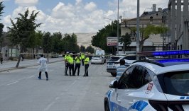 Konya’da yürek yakan olay! Yolun karşısına geçen 27 yaşındaki kadına araba çarptı