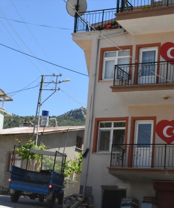Konya’da gönülleri ısıtan proje: Her eve Türk Bayrağı çiziliyor
