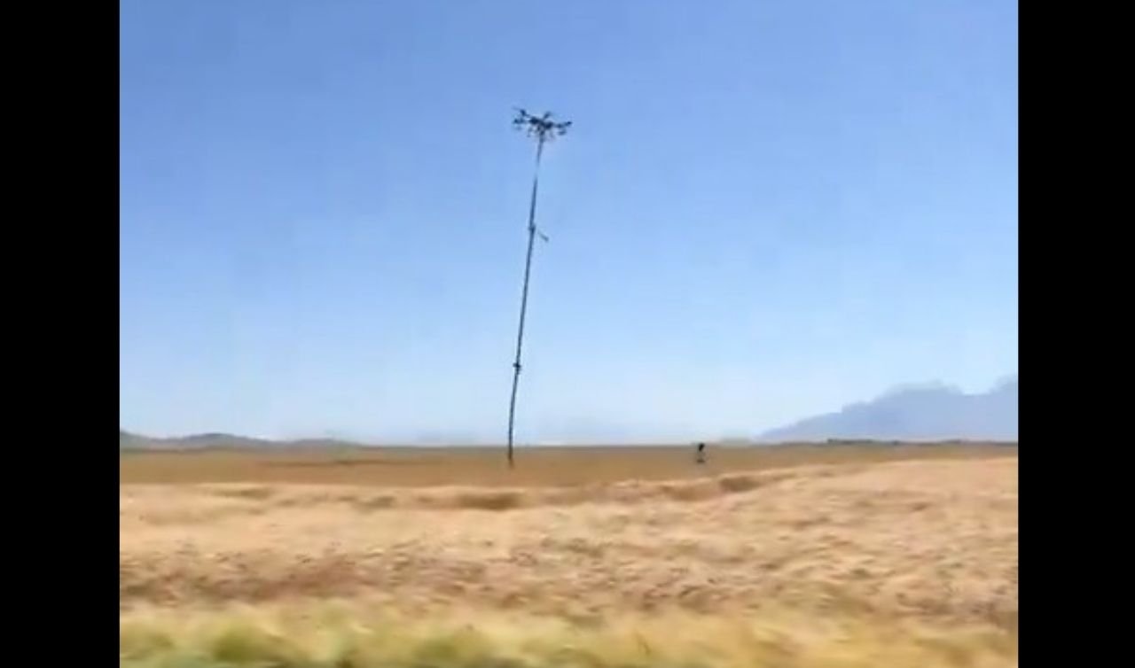 Konya’da çiftçi zirai drone ile sulama borularını topladı