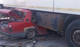 Konya’da tır ile otomobilin çarpıştığı kazada 2 kişi öldü, 2 kişi yaralandı