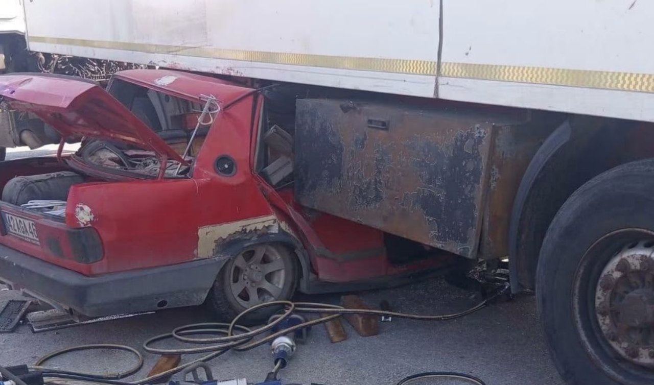 Konya’da tır ile otomobilin çarpıştığı kazada 2 kişi öldü, 2 kişi yaralandı