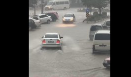 Konya’nın bu ilçesinde yollar adeta göle döndü