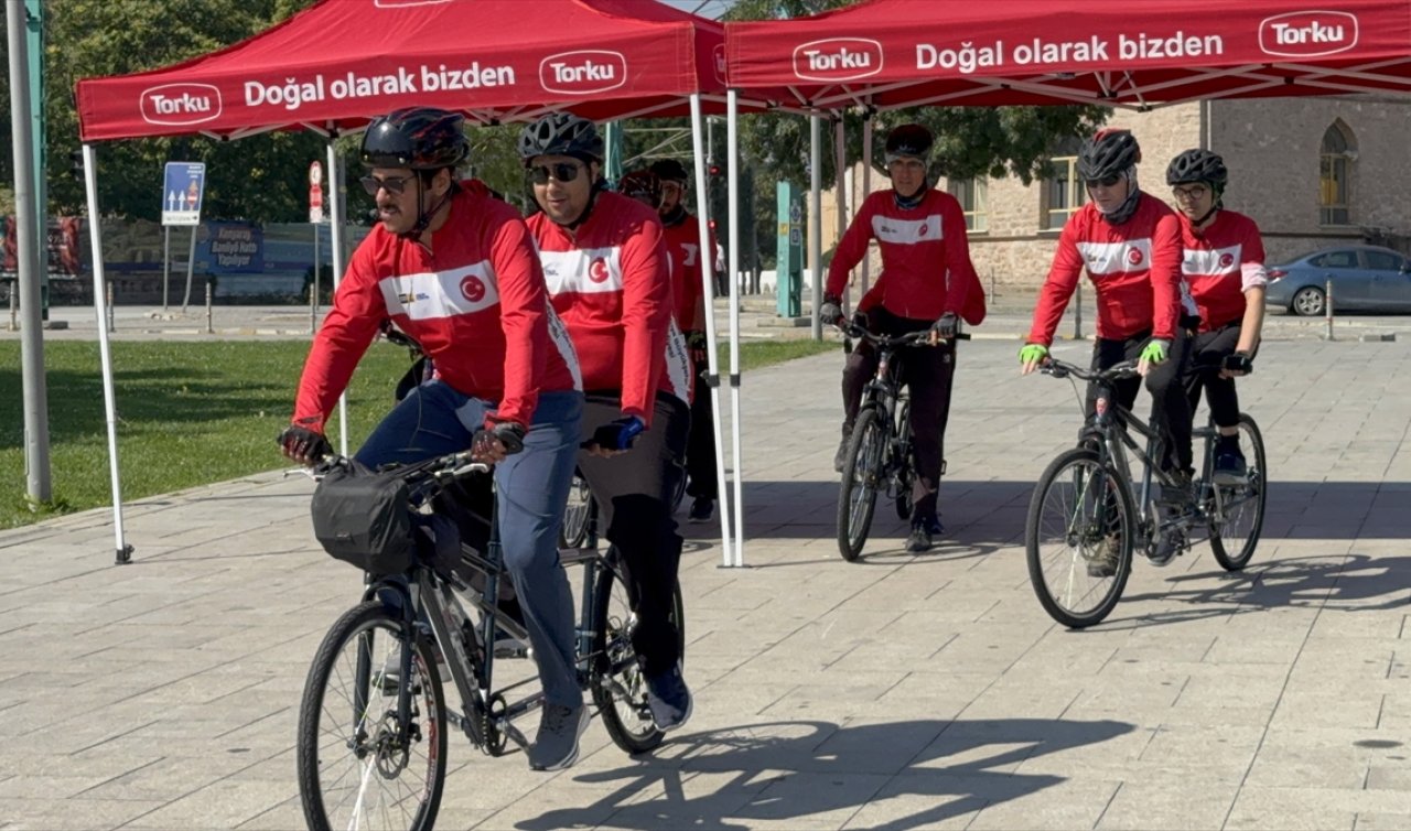 Görme engelliler, 15 Temmuz şehitleri için Konya’dan Ankara’ya pedal çeviriyor
