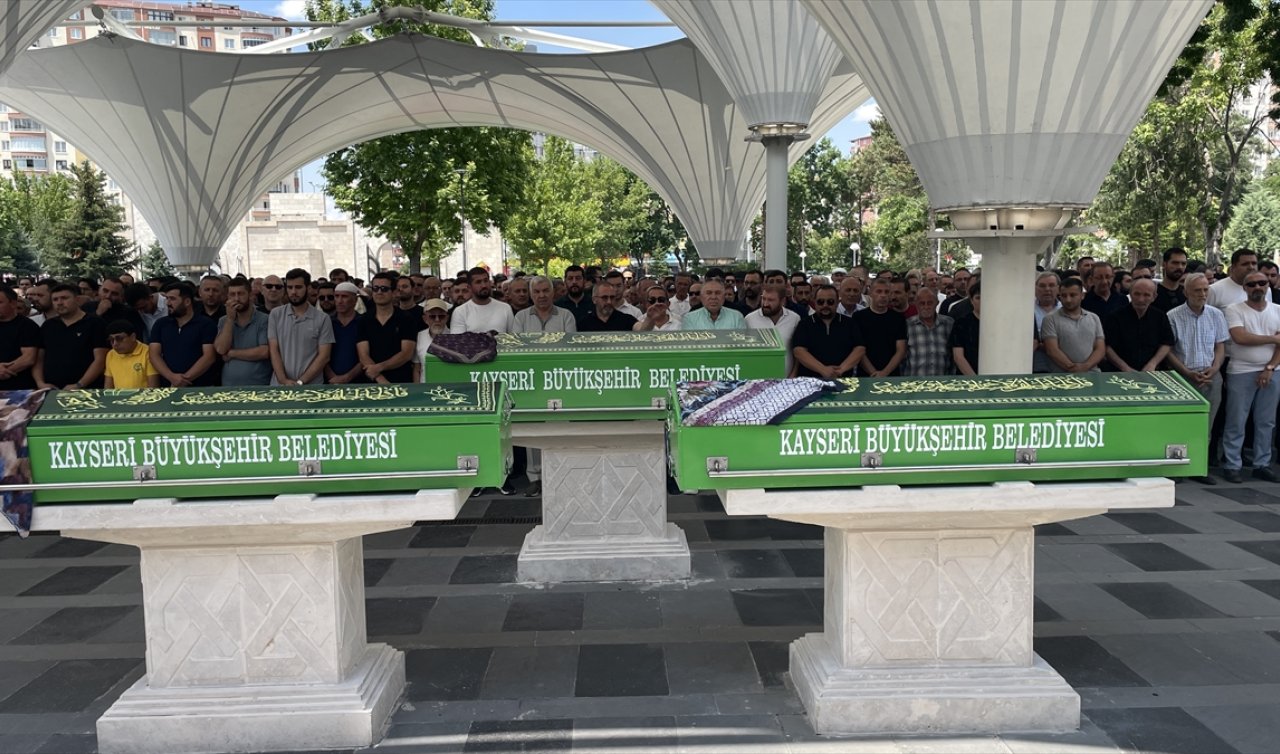 Konya-Aksaray yolundaki feci kazada ölen anne, baba ve oğul toprağa verildi