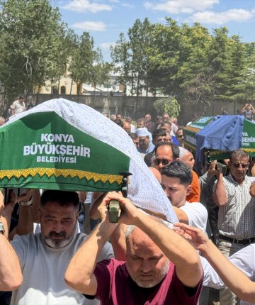Konya’da kazada yaşamını yitiren anne ve kızının cenazesi defnedildi