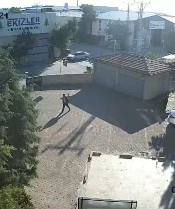 Konya’da sanayi sitesinde facianın eşiğinden dönüldü: Kuğuların oyunu yangın çıkardı!