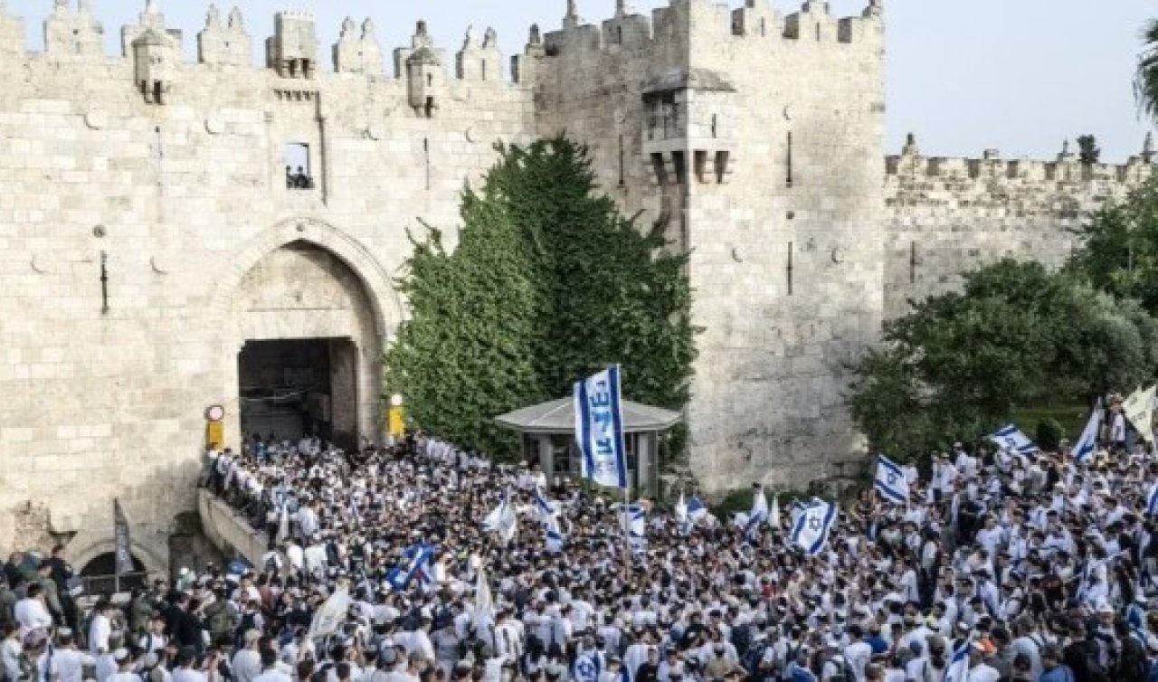 Kudüs Valiliği, 1300’den fazla İsraillinin Mescid-i Aksa’ya baskın düzenlediğini duyurdu